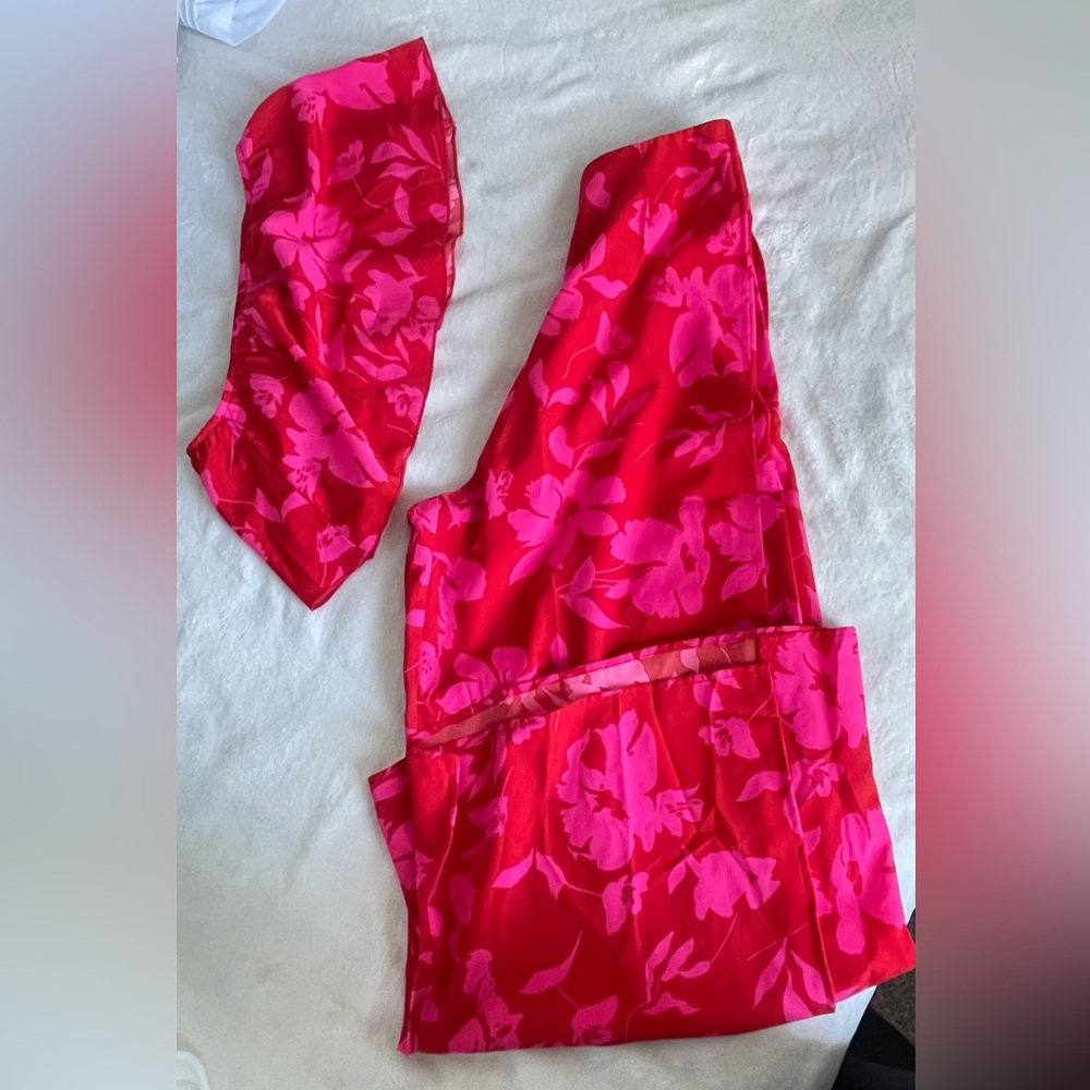 I bought it and never used it, Set color pink and red, size S